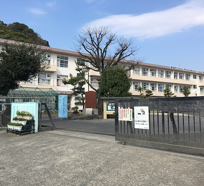 伊敷小学校