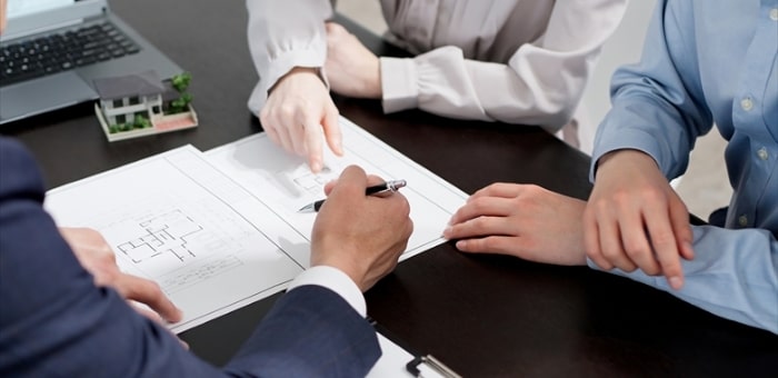 遺言書の有無や相続人を確認